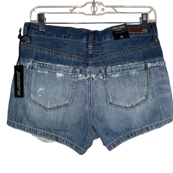 ☀️NWT! Blank NYC Distressed Shorts - Picture 3 of 8